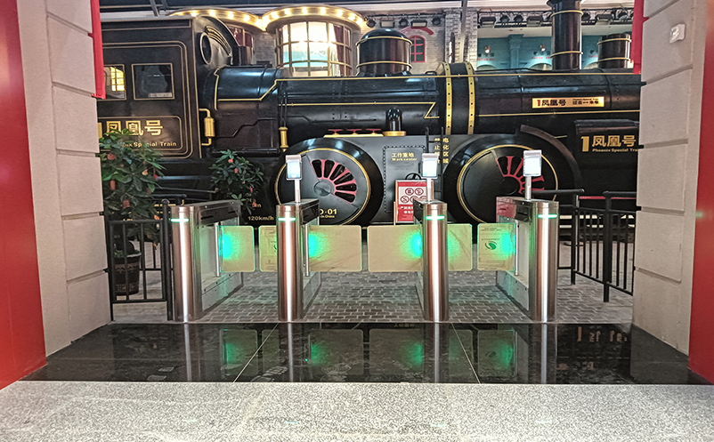 一套系统管所有?景区票务综合管理系统真的“万能”吗?